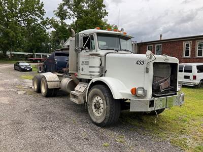 2004 Peterbilt 357 T/A Day Cab (Non-Drive)