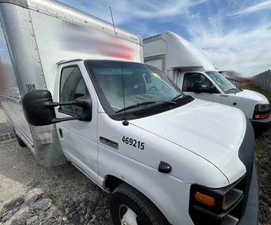 2016 Ford E-350 26' Super Duty Cutaway Van