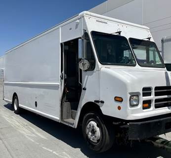 2013 Freightliner MT55 22' Step Van (Non-Drive)