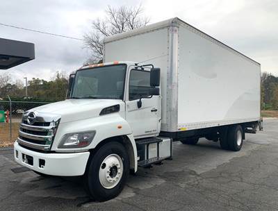 2020 Hino 268A Est 26' Box Truck