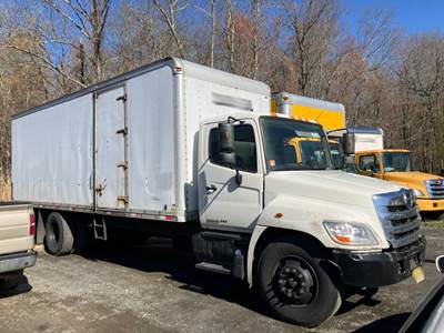 2015 Hino 268A 24' Box Truck