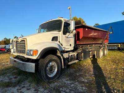 2007 Mack CV713 T/A Roll-Off Truck