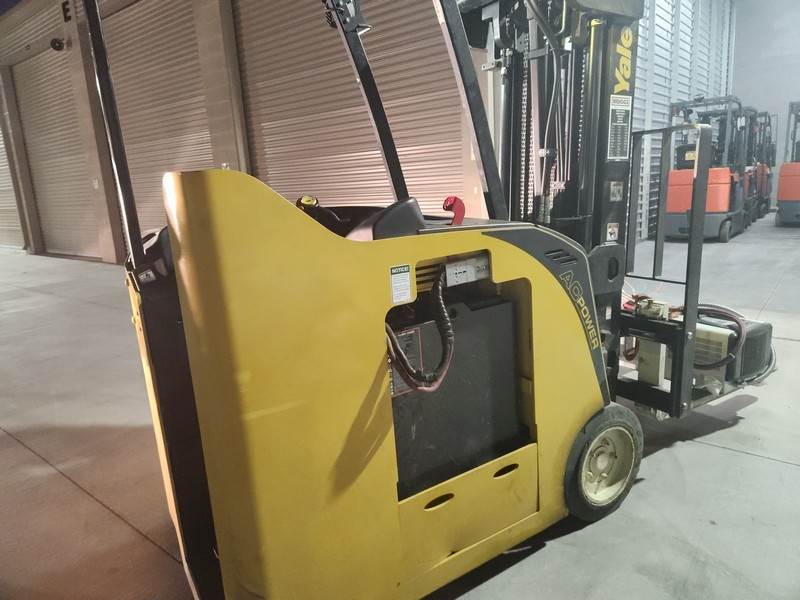 2016 Yale ESC040 Electric Standup Forklift For Sale, 3,323 Hours Las