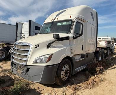2020 Freightliner Cascadia T/A Sleeper Non-Run