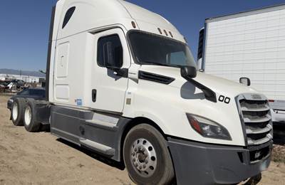 2020 Freightliner Cascadia 126 T/A Sleeper
