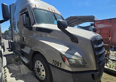 2022 Freightliner Cascadia T/A Sleeper Non-Run