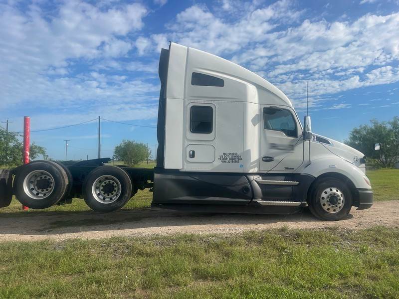2018 Kenworth T680 T/A Sleeper For Sale Harlingen, TX 305331901