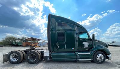 2019 Kenworth T680 T/A Sleeper