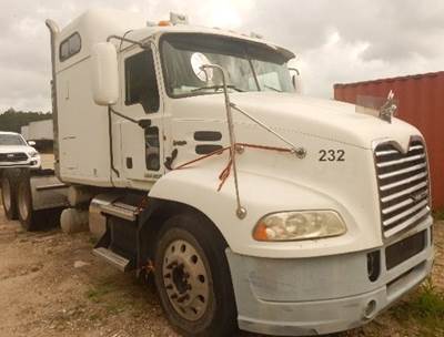2012 Mack CXU613 T/A Sleeper