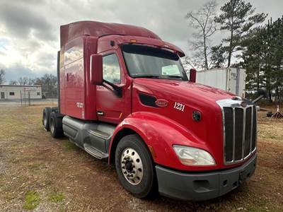 2015 Peterbilt 579 T/A Sleeper Truck