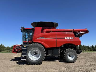 Case IH 7250 Combine