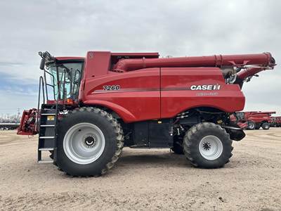 Case IH 7260 Combine