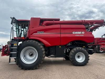 Case IH 7260 Combine