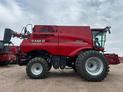 Case IH 7260 Combine