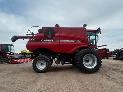 Case IH 8120 Combine