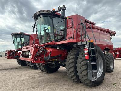 Case IH 8250 Combine
