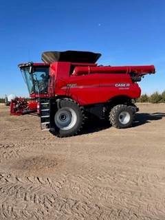 Case IH 8250 Combine