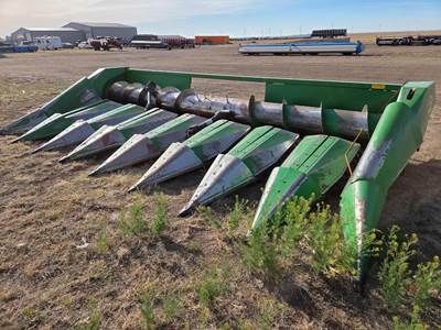 John Deere 853A Corn Head