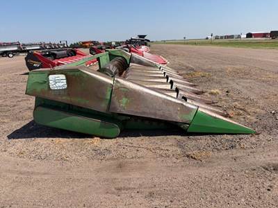 John Deere 853A Corn Head