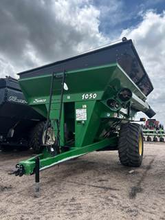 Demco 1050 Grain Cart