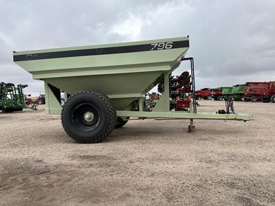 Orthman 796 Grain Cart