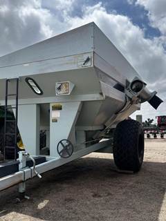 Orthman 897 Grain Cart