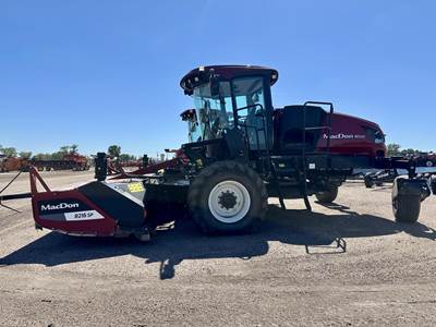 MacDon M1240 Mower Conditioner