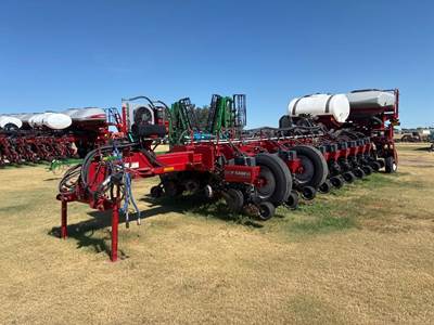 Case IH 1250 Planter / Row Unit