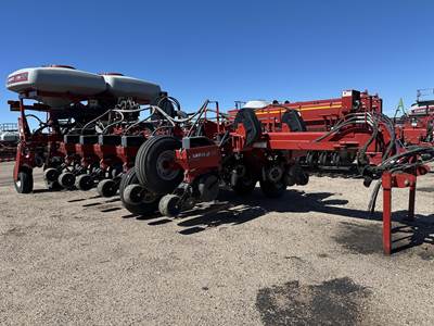 Case IH 1250 Planter / Row Unit