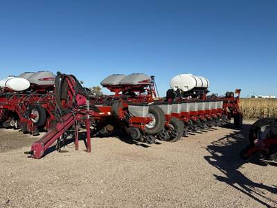Case IH 1255 Planter / Row Unit