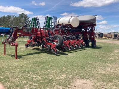 Case IH 2150 Planter / Row Unit