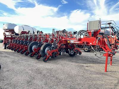 Case IH 2150 Planter / Row Unit