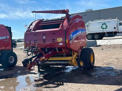 New Holland ROLL-BELT 560 Round Baler