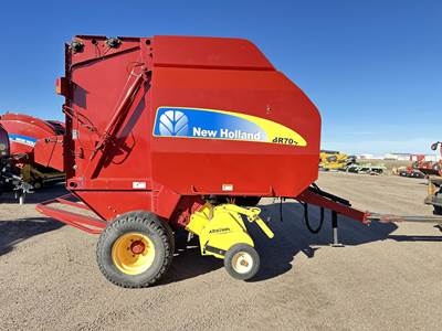 New Holland BR7090 Round Baler