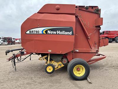 New Holland BR780A Round Hay Baler