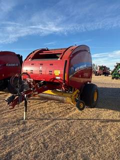 New Holland ROLL-BELT 560 Round Hay Baler