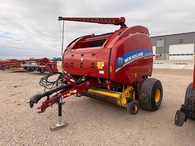 New Holland ROLL-BELT 560 Round Baler