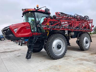 Case IH PATRIOT 4350 Self-Propelled Sprayer