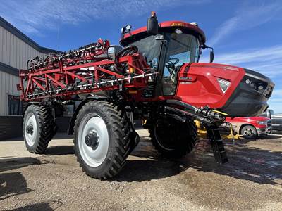 Case IH PATRIOT 4350 Self-Propelled Sprayer