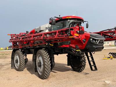 Case IH PATRIOT 4350 Self-Propelled Sprayer