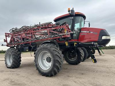 Case IH PATRIOT 4440 Self-Propelled Sprayer