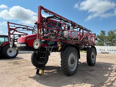 Case IH Patriot 3330 Self-Propelled Sprayer