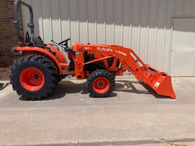 Kubota L3902HST Tractor