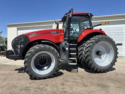 Case IH MAGNUM 355 CVX Tractor