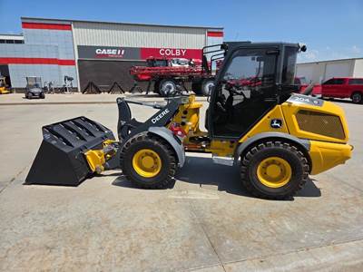 John Deere 204 G-TIER Large Wheel Loader