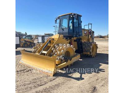 Caterpillar 815 Soil Compactor