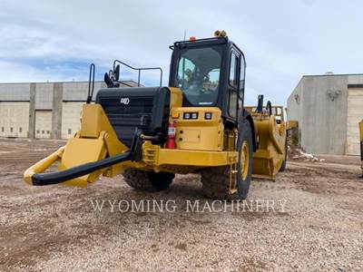 Caterpillar 637 Scraper