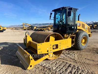 Caterpillar CS56B Smooth Drum Roller Compactor
