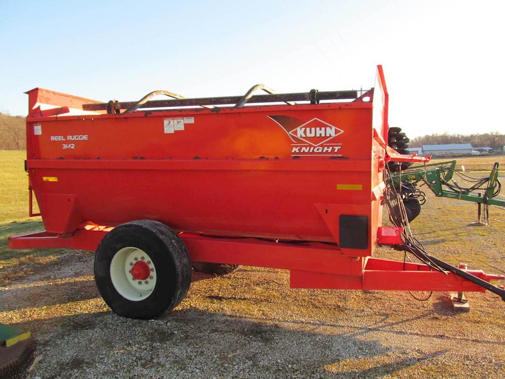 Kuhn 3142 Feeder For Sale Elkader Ia 49640 Mylittlesalesman Com