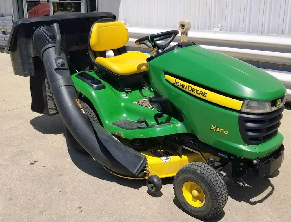 John Deere Lawn Mowers For Sale >> 2009 John Deere X300 Riding Lawn Mower For Sale 210 Hours Dyersville Ia 49247 Mylittlesalesman Com John Deere Lawn Mowers For Sale >> 2009 John Deere X300 Riding Lawn Mower For Sale 210 Hours Dyersville Ia 49247 Mylittlesalesman Com
